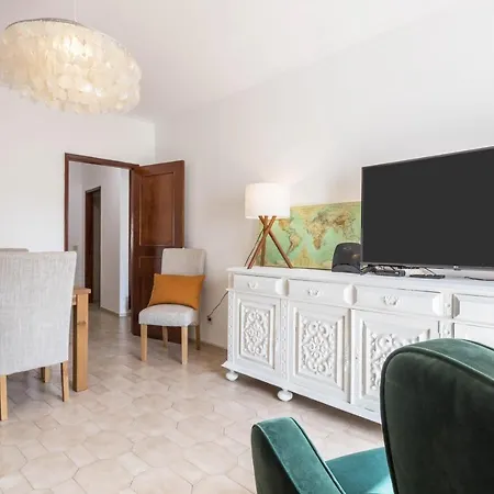 Апартаменты Stories 3 Bedroom Apt *